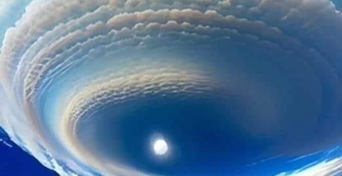 Revealing the Majesty of Giant Clouds: An Enchanting Sky