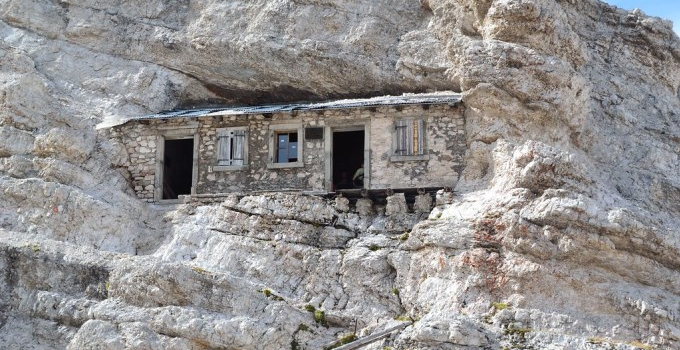 Exploring the Extraordinary: A House Carved into the Vertical Rock Face of the Ampezzo Dolomites, Italy